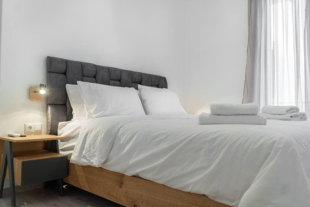 Syntagma Square, 60Sqm Platinum Suite Афины Экстерьер фото